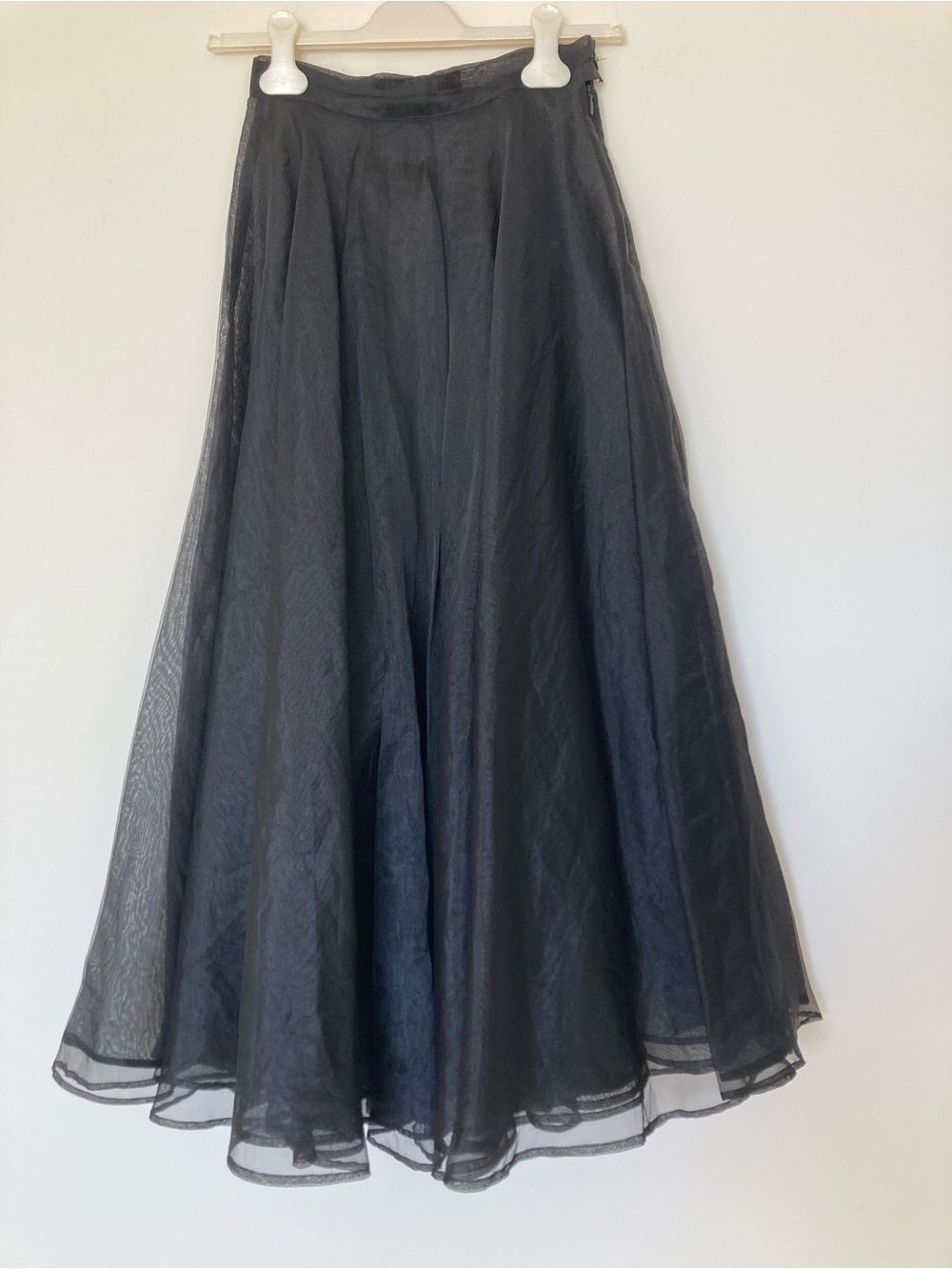 Elegant Black Maxi Skirt with Flowing A-Line Silhouette